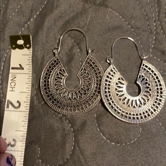 Silver Filagree Metal Hoop Earrings - Picture 4 of 5